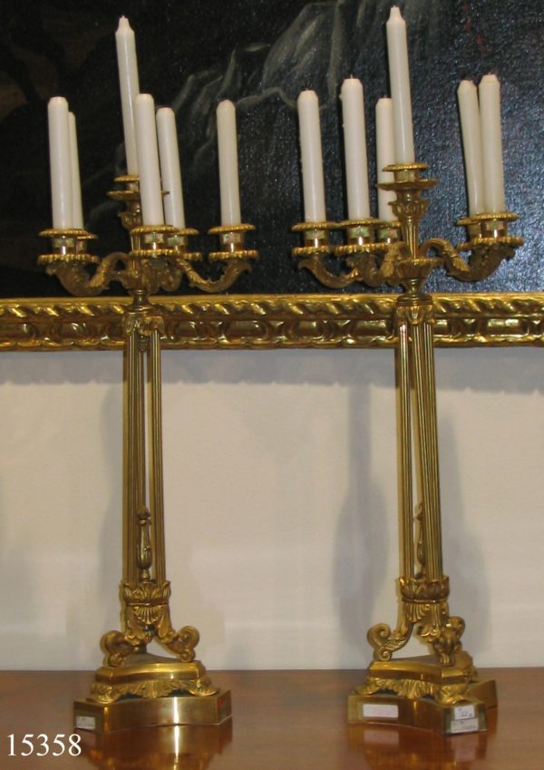 Pareja de Candelabros de bronce dorado con oro fino. Imperio Inglés, 1800