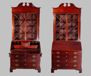 Oak and mahogany English Bureau Bookcase George III.  XVIII C.