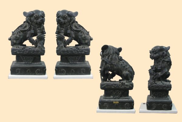 Pareja Quimeras "Leones de Fuego" Dinastía Song, de bronce labrado y cincelado. China S.XIII