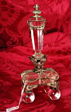 Стеклянный и серебряный пресс-вес, увенчанный бюстом Наполеона. C.1820