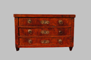 Cómoda Miniatura Luis XVI .  Francia,  S. XVIII