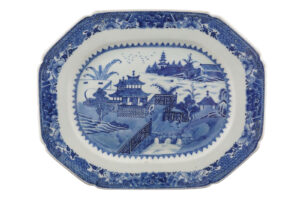 Белый и синий китайский керамический лоток, восьмиугольный и с пагодами