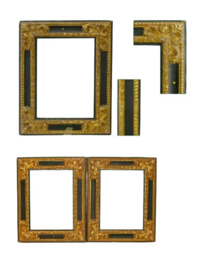 Пара барочных рам из позолоченной резьбы с мелким золотом и зеленым лаком. XIX век