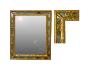 Золотая рама с мелким золотом и окружена 22 зеркалами. Италия, С. XVIII