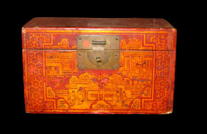 Папа поле я раздавил красный лак с характером краски со всех сторон. Китай, S. XVIII