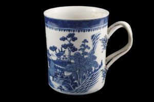 Джар с двойной поперечной ручкой в китайской керамике, белом и синем. XVIII век