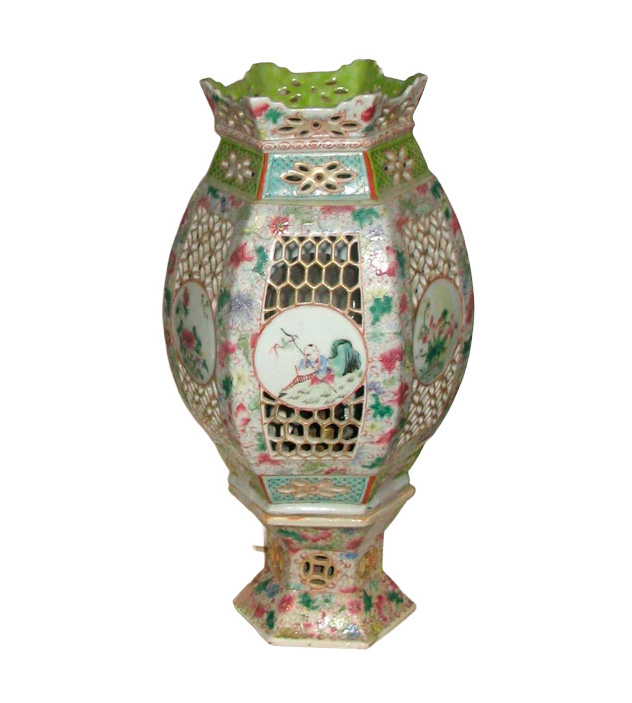 Chinese Porcelain Lamp