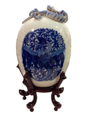 Керамическая ваза династии Ханг - Hsi. Китай. Подписал.