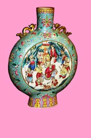 Botella porcelana China, Famille Rose, Emperadores sobre caballos, S. XVIII. Firmado