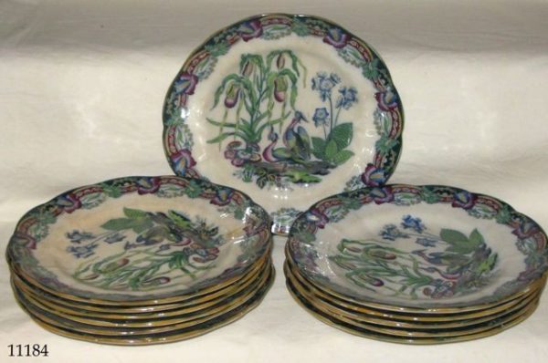 Двенадцать тарелок полихромного английского фарфора "Масон", с павлинами и цветами, С. XIX