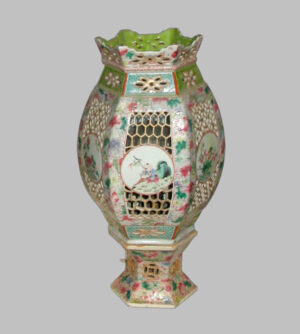 Двух частей Пекинской фарфоровой лампы. XIX век.