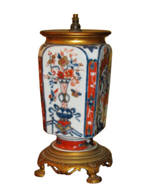 Японская нахольная лампа Imari с золотым бронзовым применением. XIX век