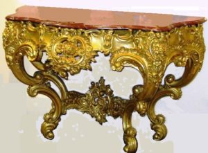 Consola Barroca abombada de talla, dorada con oro fino y con mármol Italiano. C.1800