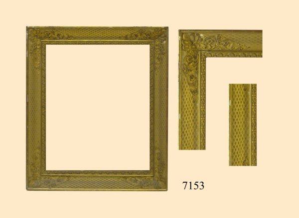 Cuatro Marcos Isabelinos de escayola, dorados en oro fino con relieve
