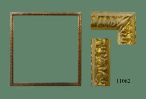 Marco de talla dorada con oro fino. S. XVIII