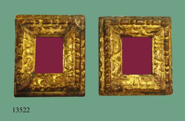 Pareja de Marcos de talla, dorados. S. XVII