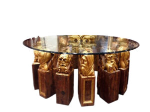 Ocho Ménsulas Talladas