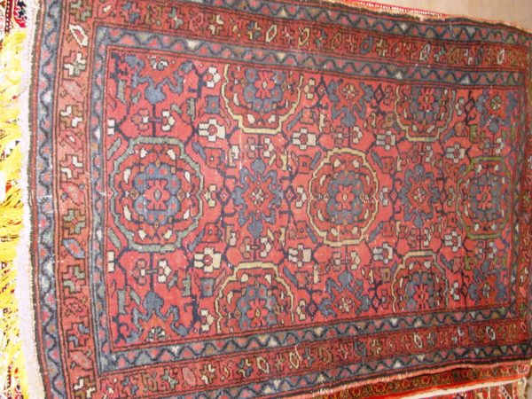   Alfombra Hamedan Antigua. Medidas: 124 x 72 cm