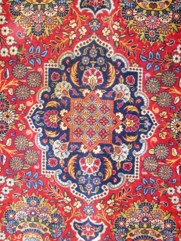 Alfombra Kashan Antigua. Medidas: 201 x 133 cm.