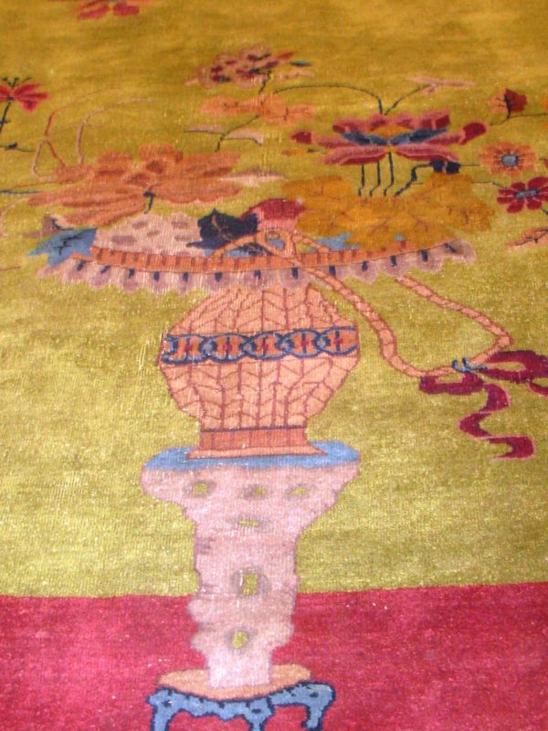 Alfombra Antigua Pekín, China. Medidas: 346 x 274 cm.