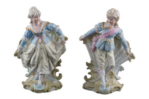 Пара фарфоровых фигур Бисквит, мужской и женский. Англия, XIX век
