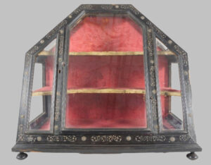 Ebony витрина