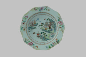 Pair of Porcelain Plates "Company of the Indies"