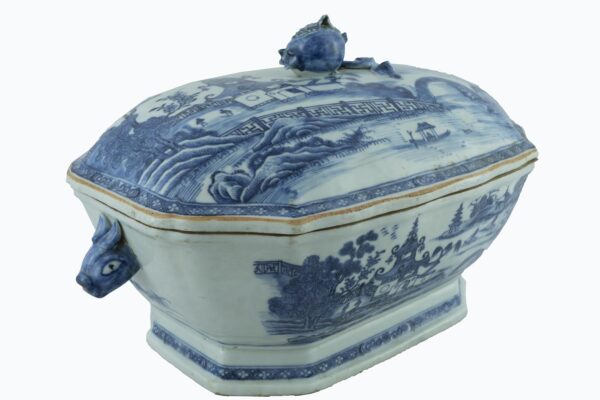 Sopera de Porcelana "Compañía de Indias"