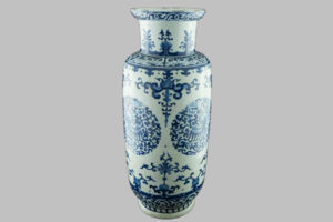 Jarrón de Porcelana China Dinastía Qing (1661 - 1722)