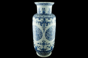 Chinese Porcelain Vase Qing Dynasty (1661 – 1722)