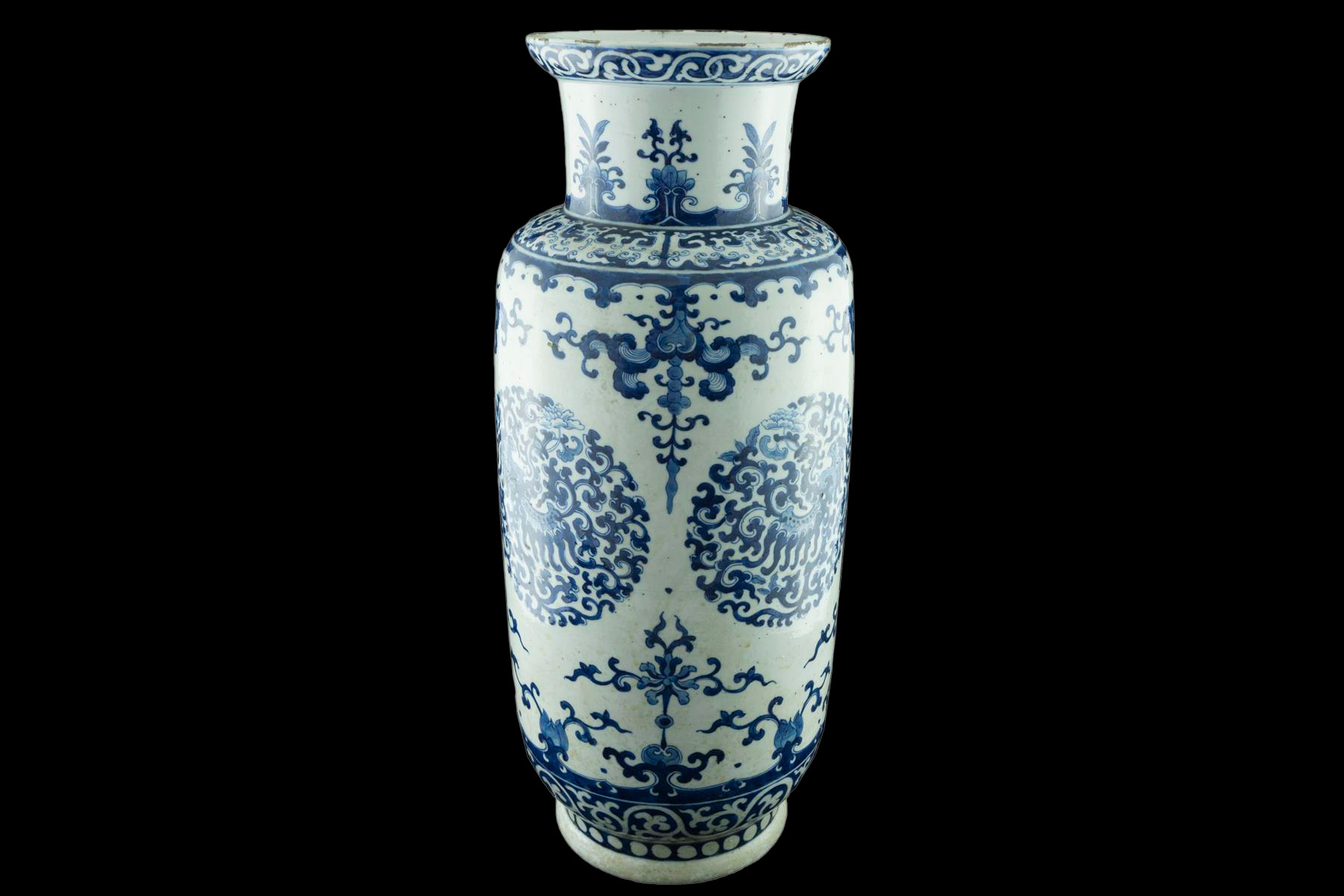 Chinese Porcelain Vase Qing Dynasty (1661 – 1722)