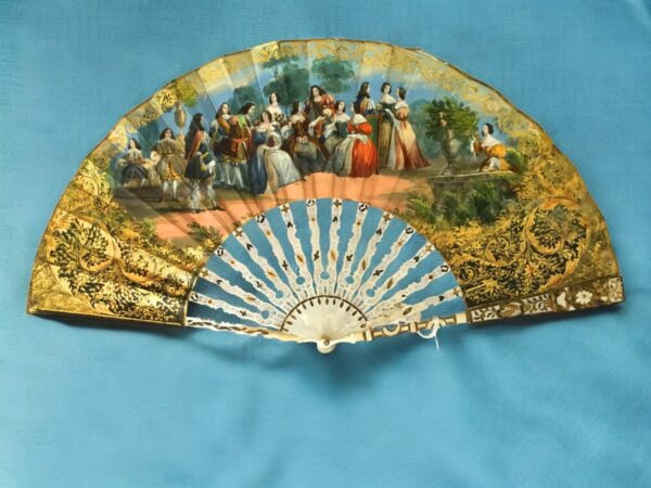 Louis XVI fan with mother-of-pearl ribs and fine gold appliqués.