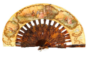 Abanico del Siglo XIX con Varillas de Carey y Oro Fino