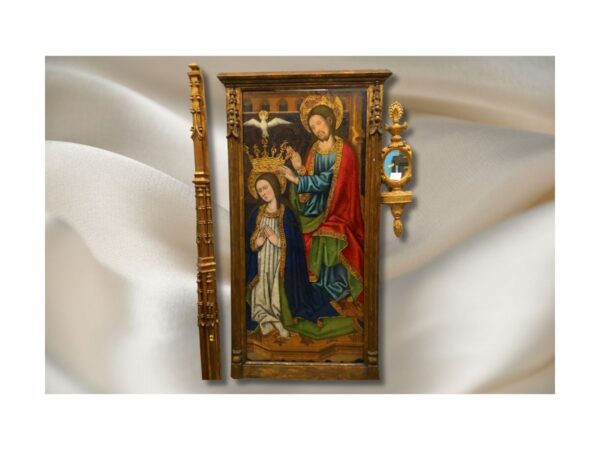 Óleo sobre tabla representando la Coronación de la Virgen.