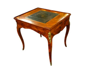 Mesa de juevo de nogal, tapa reversible, piel y fieltro y Backgammon.