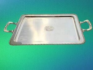 Bandeja de Plata, con 2 asas, rectangular.
