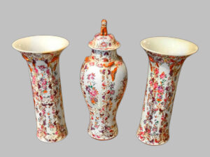 Juego de Tibor y 2 Jarrones de Porcelana China Famille Rose – Circa 1780