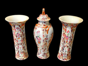 Tibor set with lid and 2 Chinese Porcelain Vases Famille Rose Export.