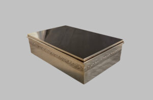 Caja de Plata con Interior de Madera