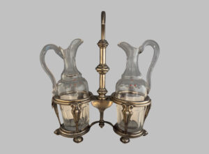 Vinagrera con Soporte de Plata y Jarritas de Cristal
