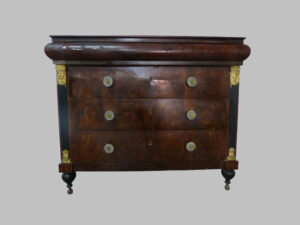 Cómoda Imperio Francesa de Caoba – c. 1820