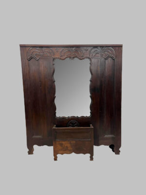 Perchero de Nogal Estilo Luis XV con Paraguero – Siglo XIX