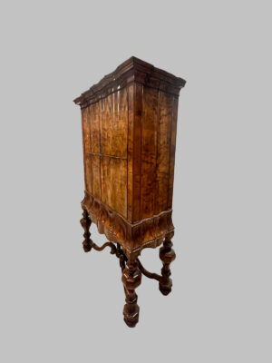 Mueble Bar de Raíz de Nogal Luis XIV – Siglo XX
