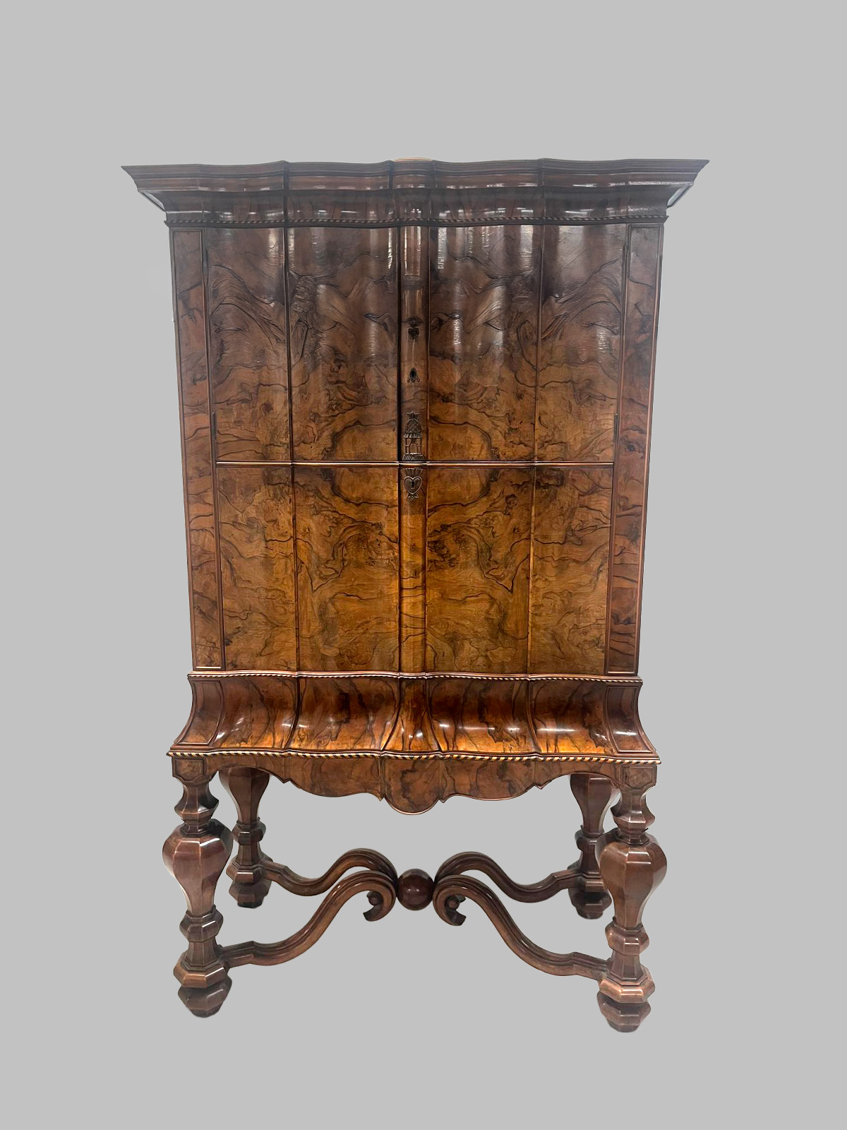 Mueble Bar de Raíz de Nogal Luis XIV – Siglo XX — изображение 3