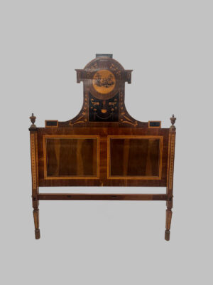 Cabezal de Cama de Nogal con Incrustaciones – Estilo Carlos IV, Siglo XVIII