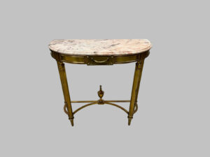 Consola de Bronce con Bordes Curvados y Sobre de Mármol – Siglo XX