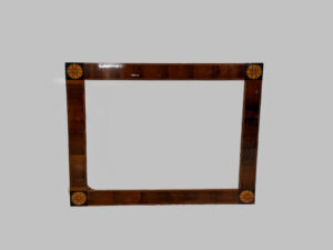 Marco de Nogal con Incrustaciones de Limoncillo – Siglo XIX