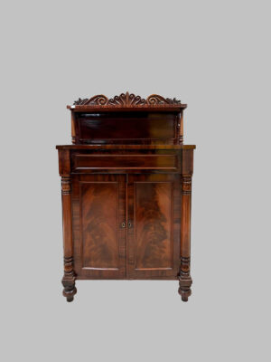 Aparador Platero de Caoba – c. 1800