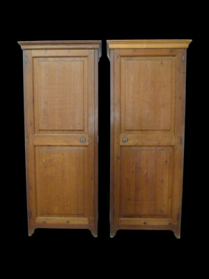 Pareja de Armarios Individuales de Pino Norte – Siglo XIX