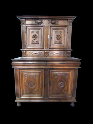 Aparador Francés de Nogal – Siglo XVII
